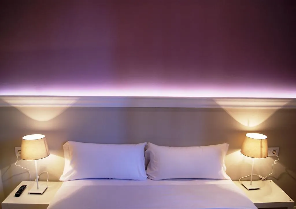 Hostal Que Tal contacts