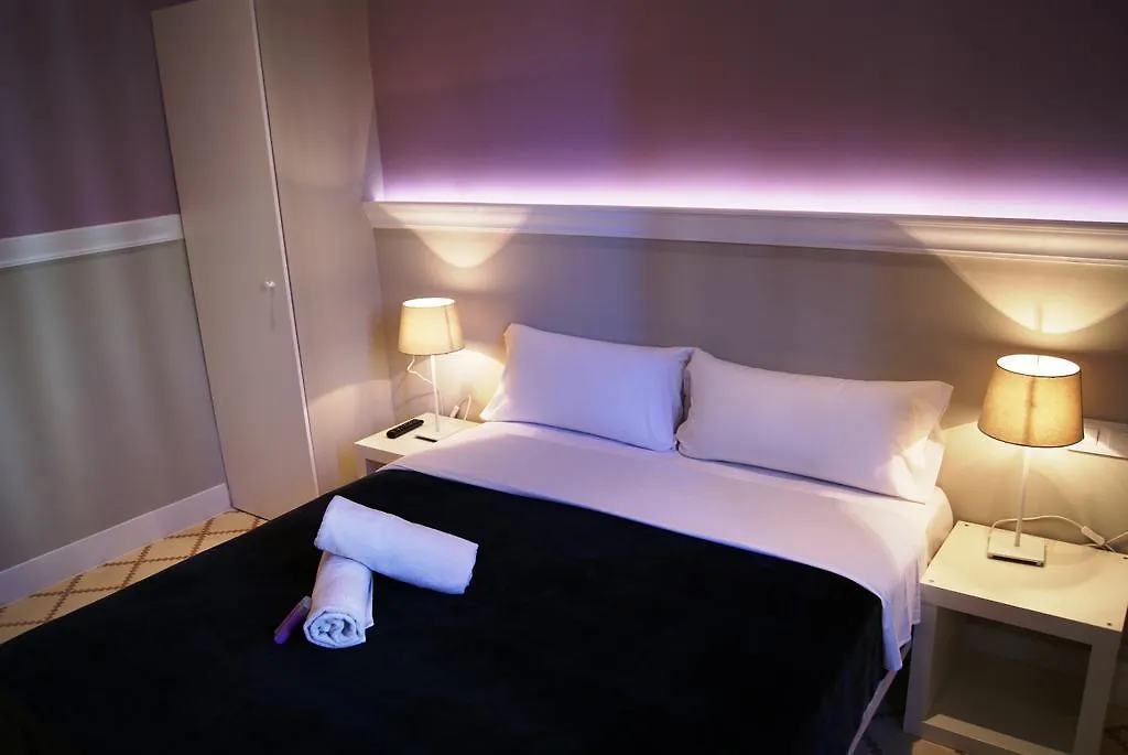 Hostal Que Tal Barcelona Spain
