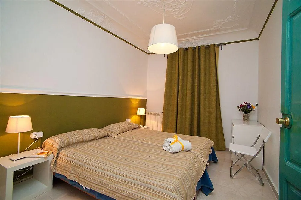 Hostal Que Tal Barcelona Guest house