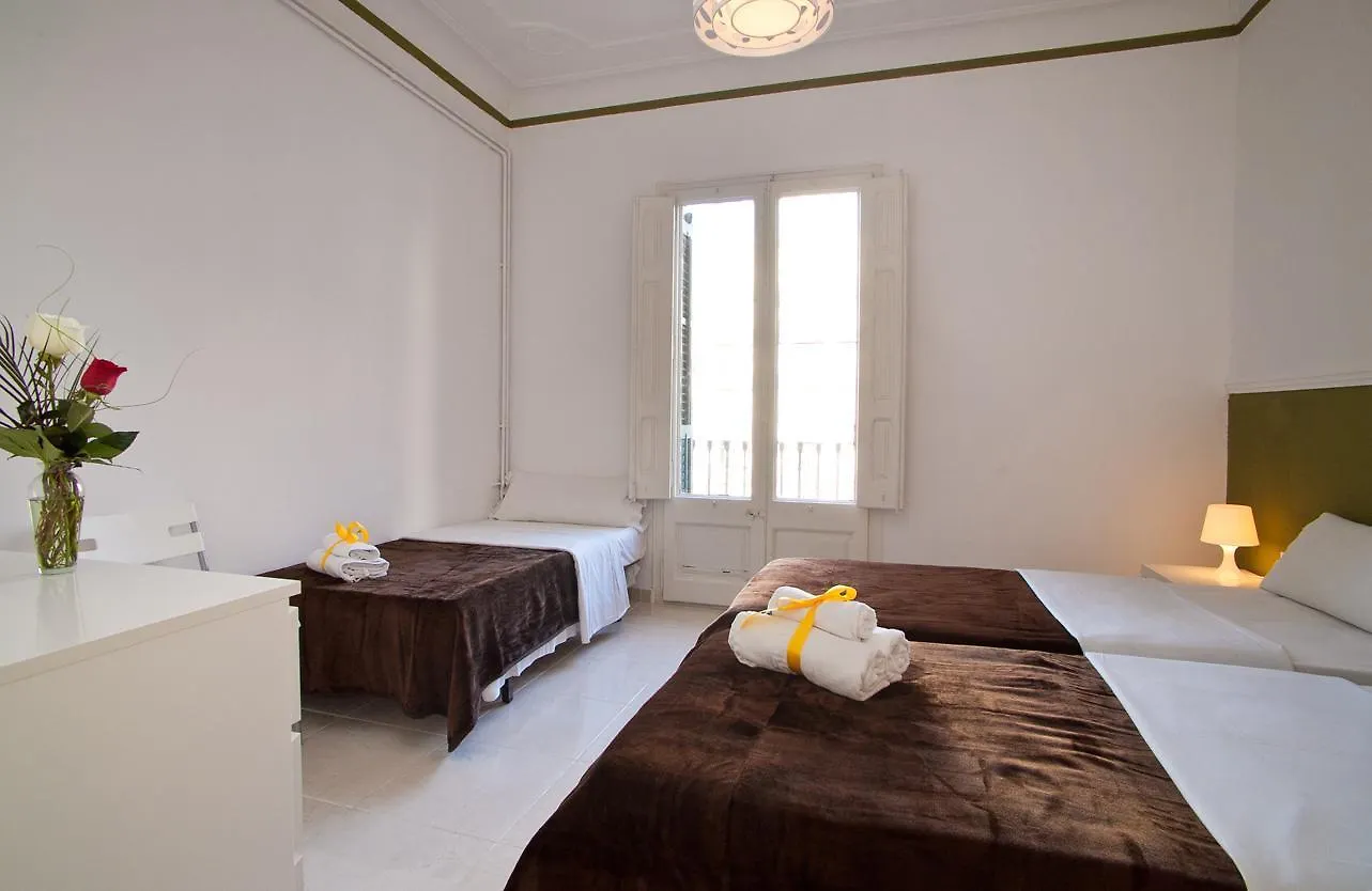 Hostal Que Tal Barcelona 2*,  Spain